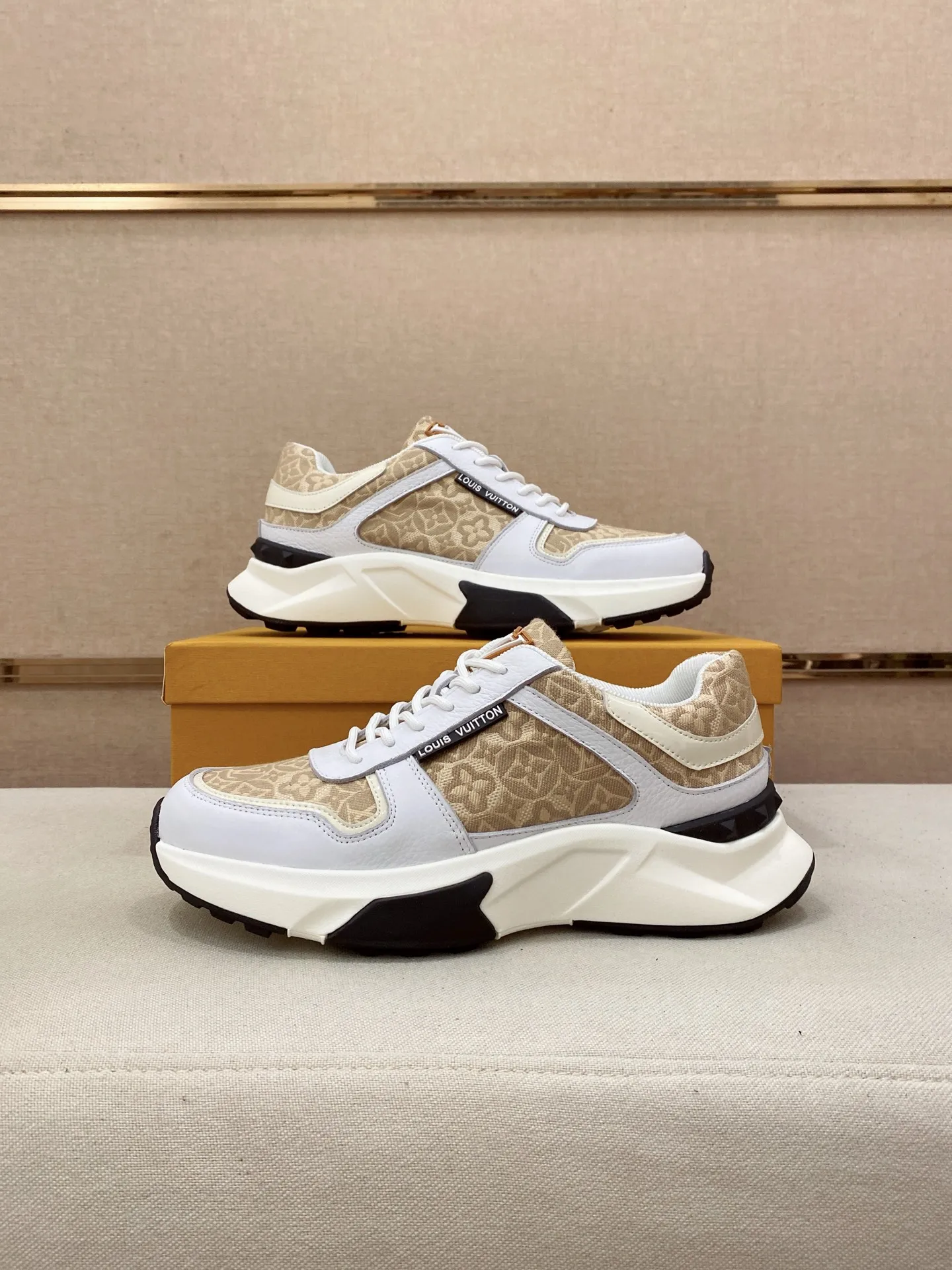 Men's shoes💰 462💰louis vuitton (Louis Vuitton/lv)🔍🔍The new counters are on sale at the same time. The uppers are imported from Italy. ️Re-engraved🇮🇹💪💪, ⚠Sole: The original sole is specially provided by the original factory, the exclusive movable molded sole is super comfortable, ⚠Original factory follow-up goods, 🔍🔍high quality, you can go in and out of the counter at will, welcome to compare⚠. Code number: 38-44 (45/46 customized, non-refundable)